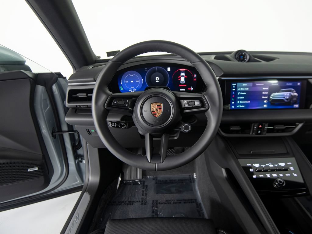 New 2026 Porsche Macan 4 Electric AWD/4WD image 17