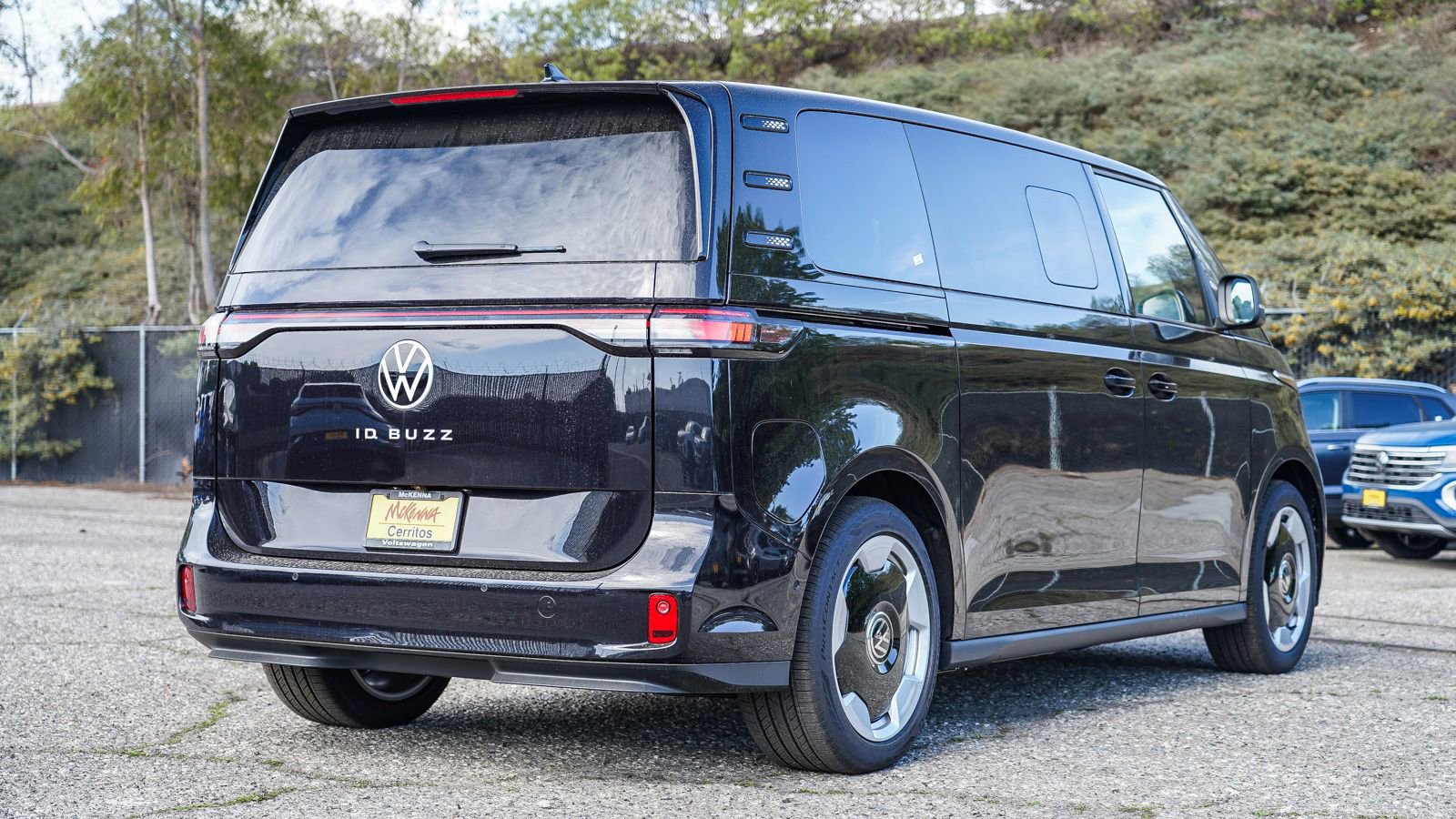 New 2025 Volkswagen ID. Buzz Pro S image 7