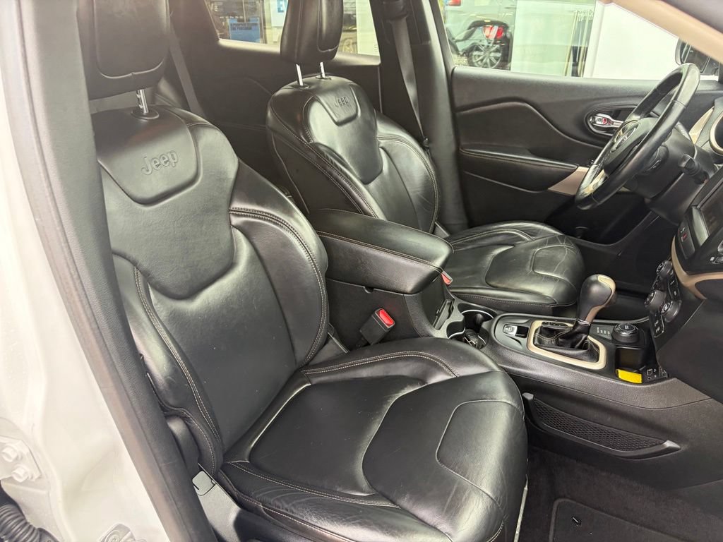 Used 2018 Jeep Cherokee Limited AWD/4WD image 24