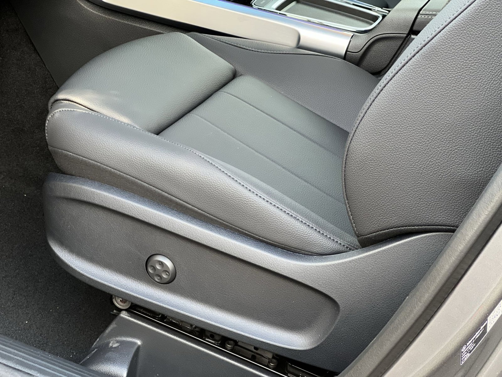 New 2026 Mercedes-Benz GLB 250 4MATIC image 12