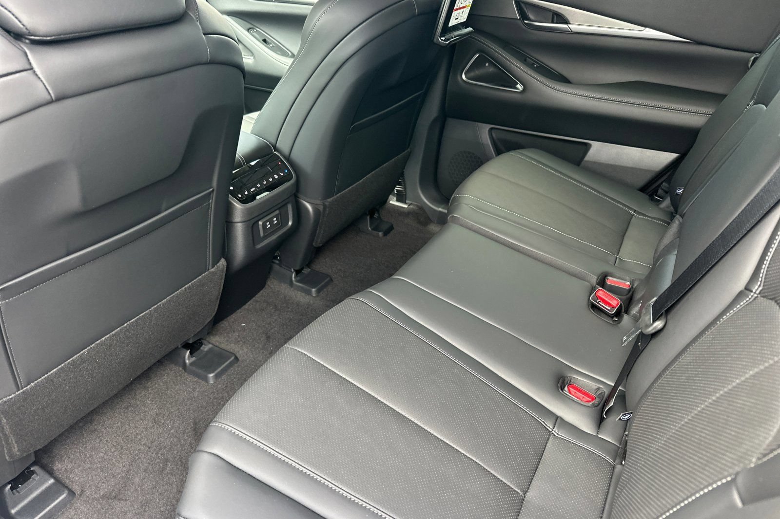 New 2027 INFINITI QX60 Luxe AWD/4WD image 14