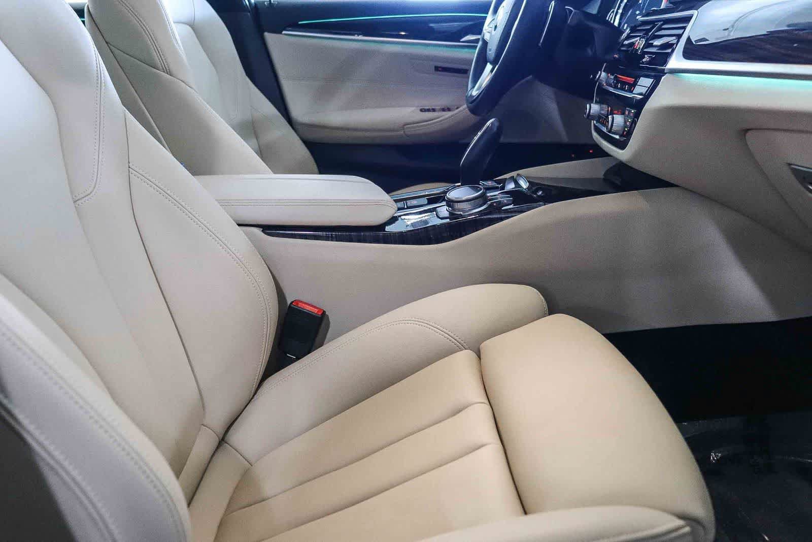 Used 2019 BMW 530e w/ Convenience Package RWD image 17