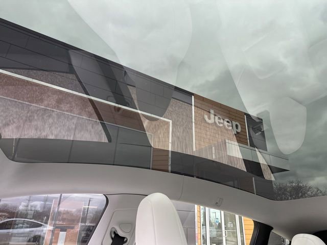 Used 2024 Tesla Model Y Long Range image 31