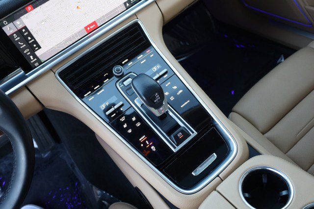 Used 2017 Porsche Panamera image 33
