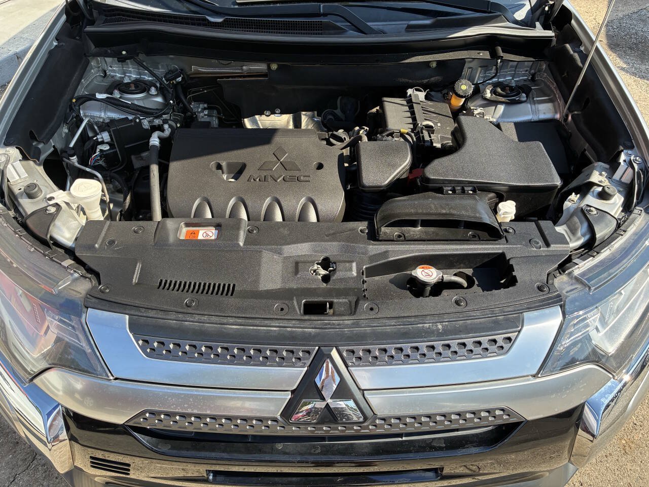 Used 2019 Mitsubishi Outlander SEL FWD image 25