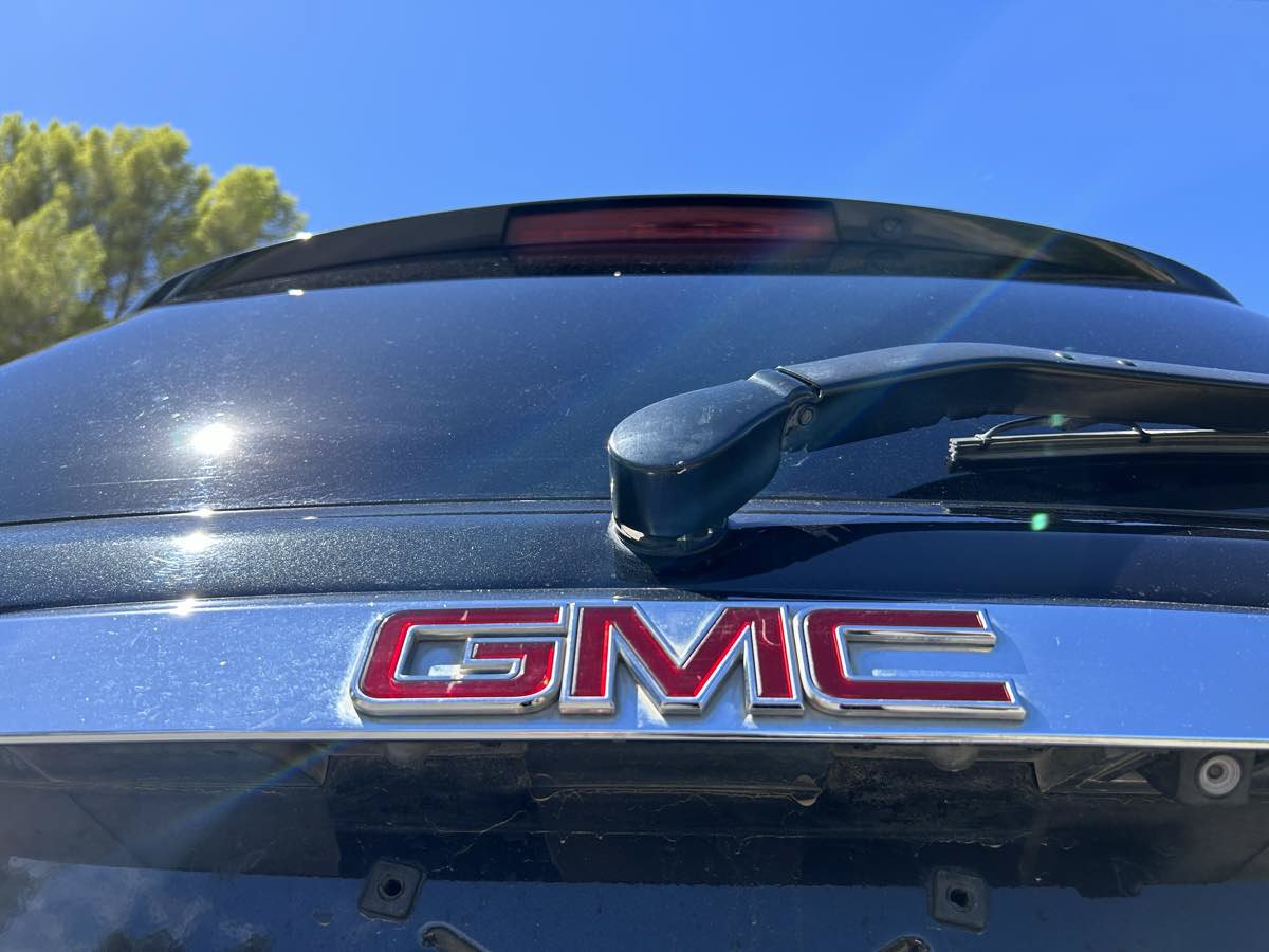 Used 2014 GMC Acadia SLE FWD image 13