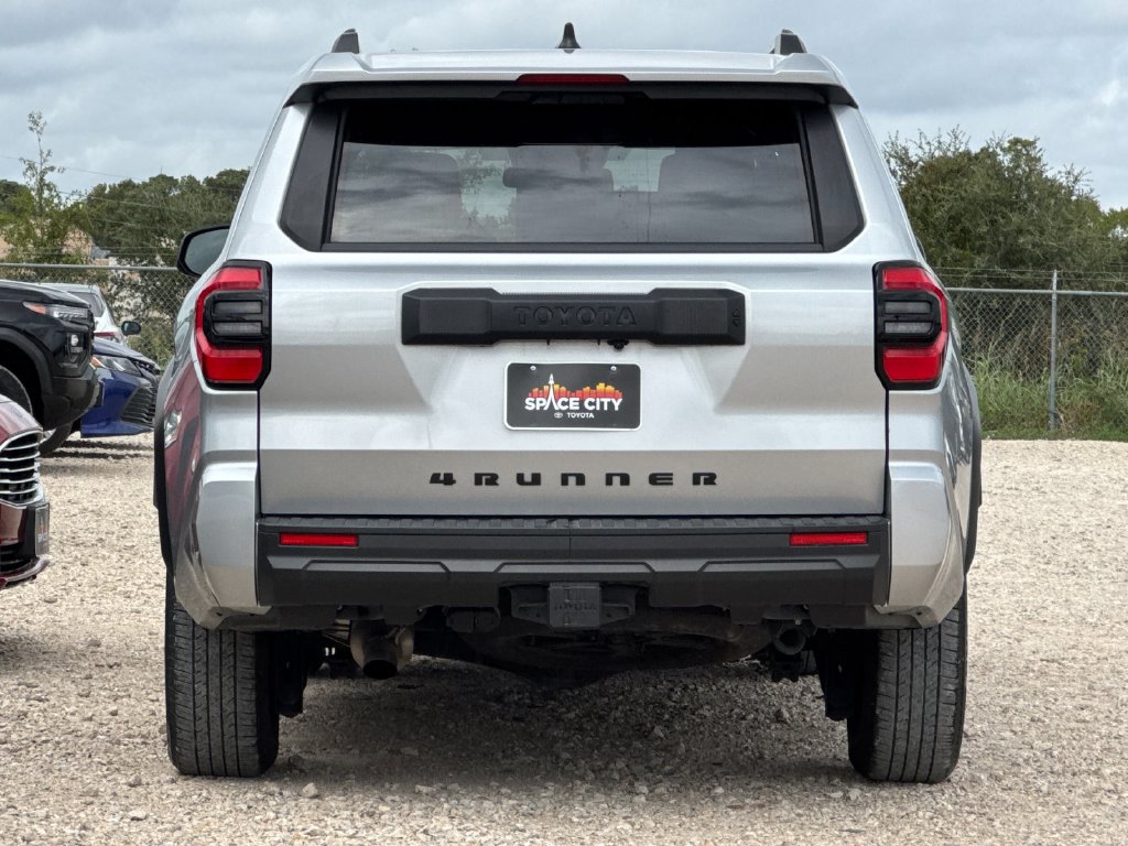Used 2025 Toyota 4Runner SR5 AWD/4WD image 5