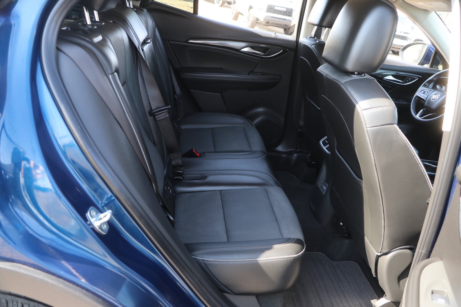 Used 2023 Buick Envision Essence AWD/4WD image 28