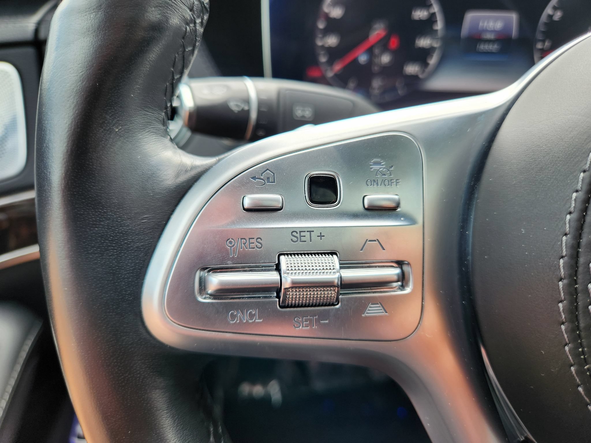 Used 2018 Mercedes-Benz S 560 4MATIC Sedan image 35