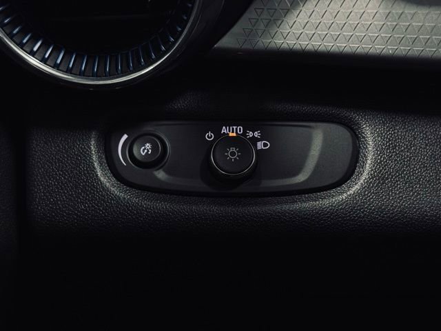 Used 2025 Chevrolet Trax LT image 27