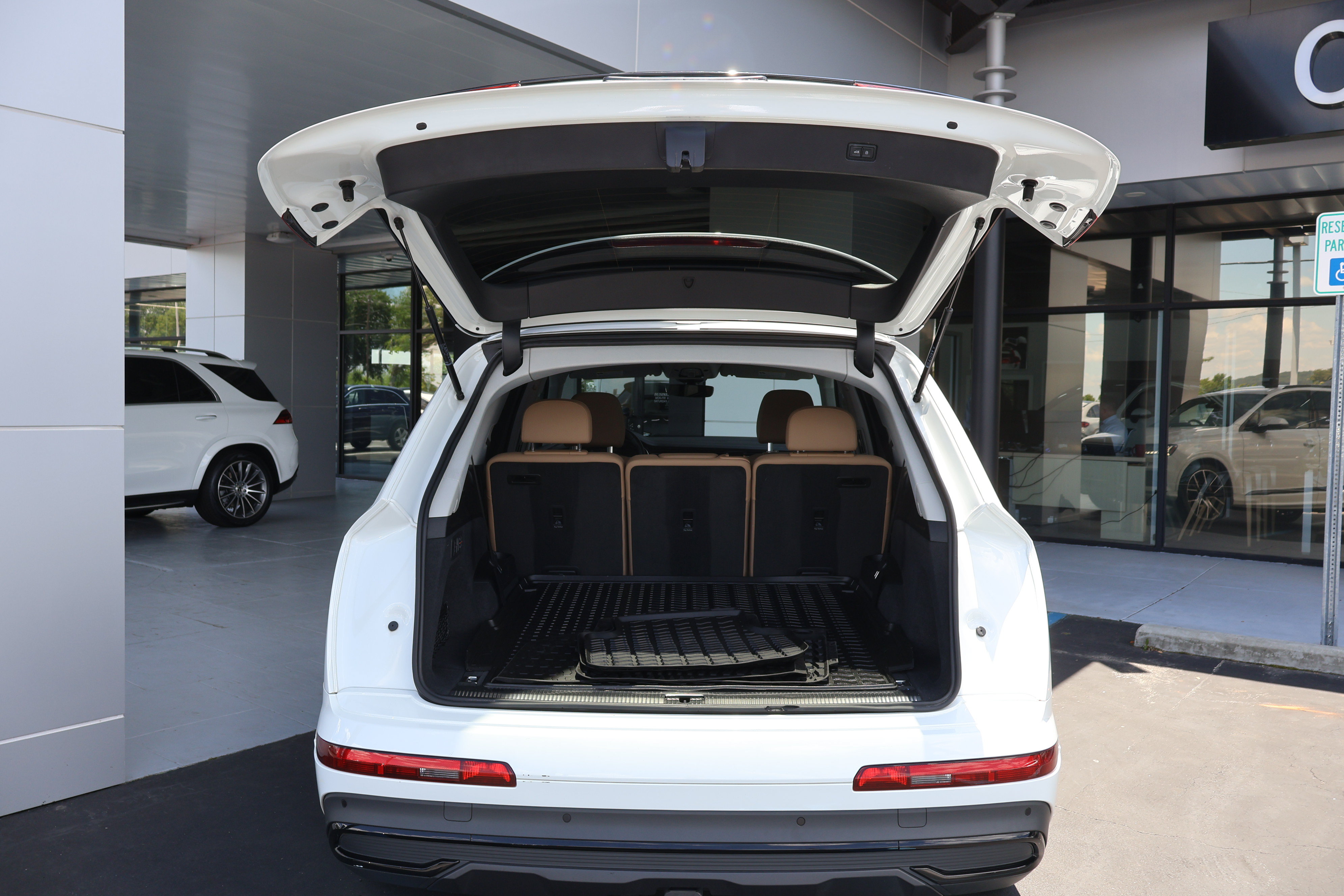 Used 2023 Audi Q7 3.0T Prestige AWD/4WD image 22