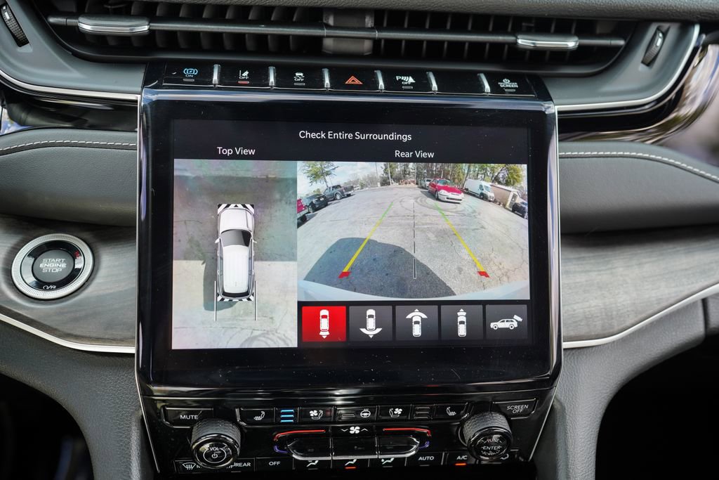 Used 2023 Jeep Grand Cherokee 4WD 4xe w/ Luxury Tech Group II image 34