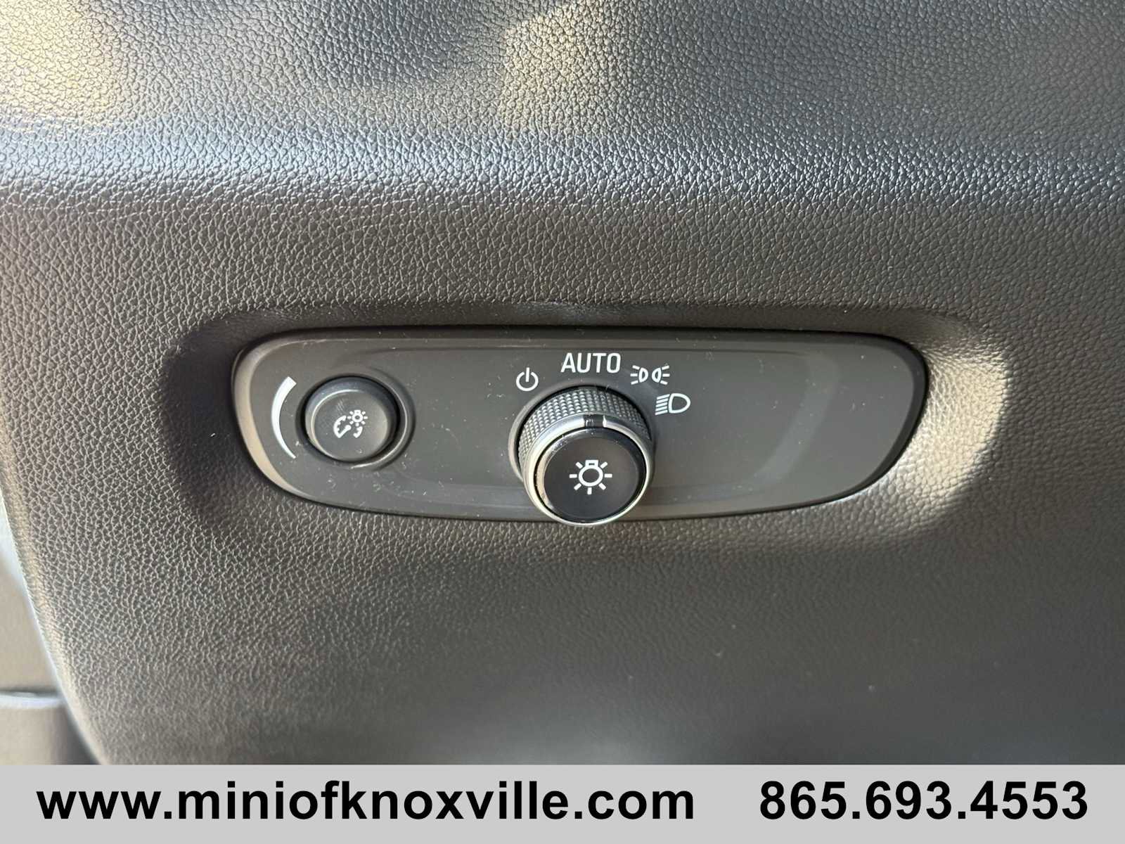 Used 2022 Chevrolet Traverse Premier image 26