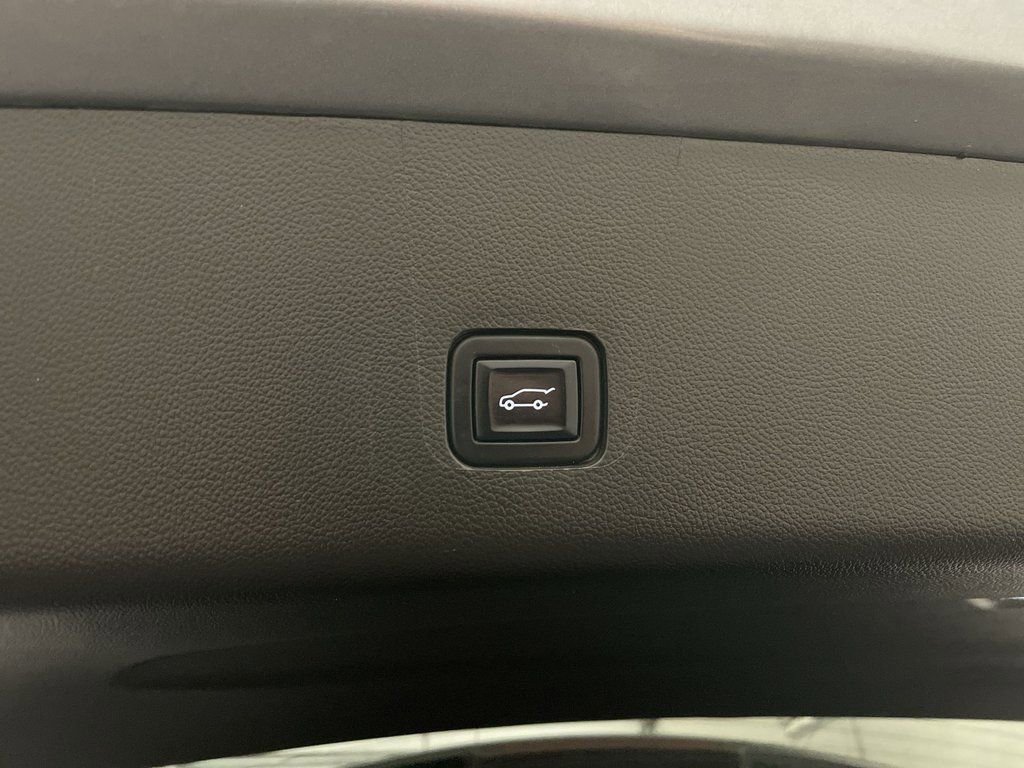 Used 2023 Chevrolet Traverse RS w/ LPO, Floor Liner Package image 31