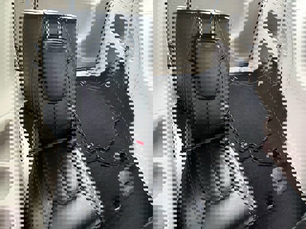 Used 2023 Chrysler Pacifica Touring-L image 20