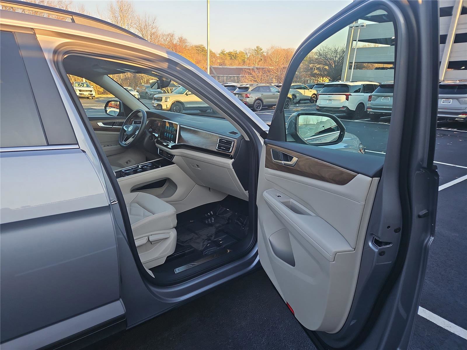 New 2026 Volkswagen Atlas SE image 27