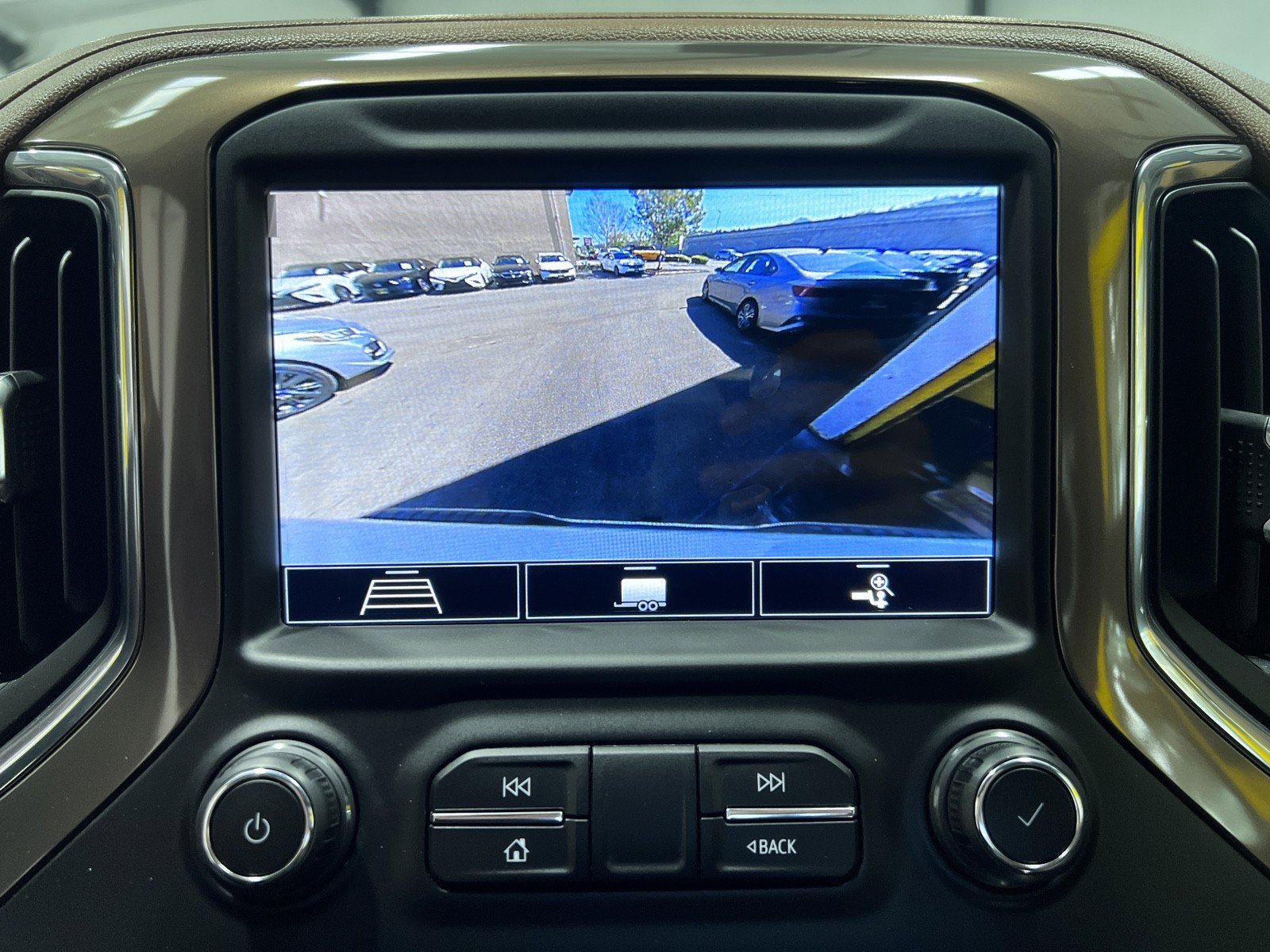 Used 2020 Chevrolet Silverado 1500 High Country w/ LPO, Dark Essentials Package AWD/4WD image 22