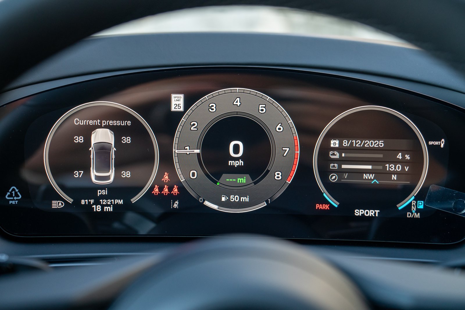 Certified 2025 Porsche Cayenne E-Hybrid Coupe AWD/4WD image 13