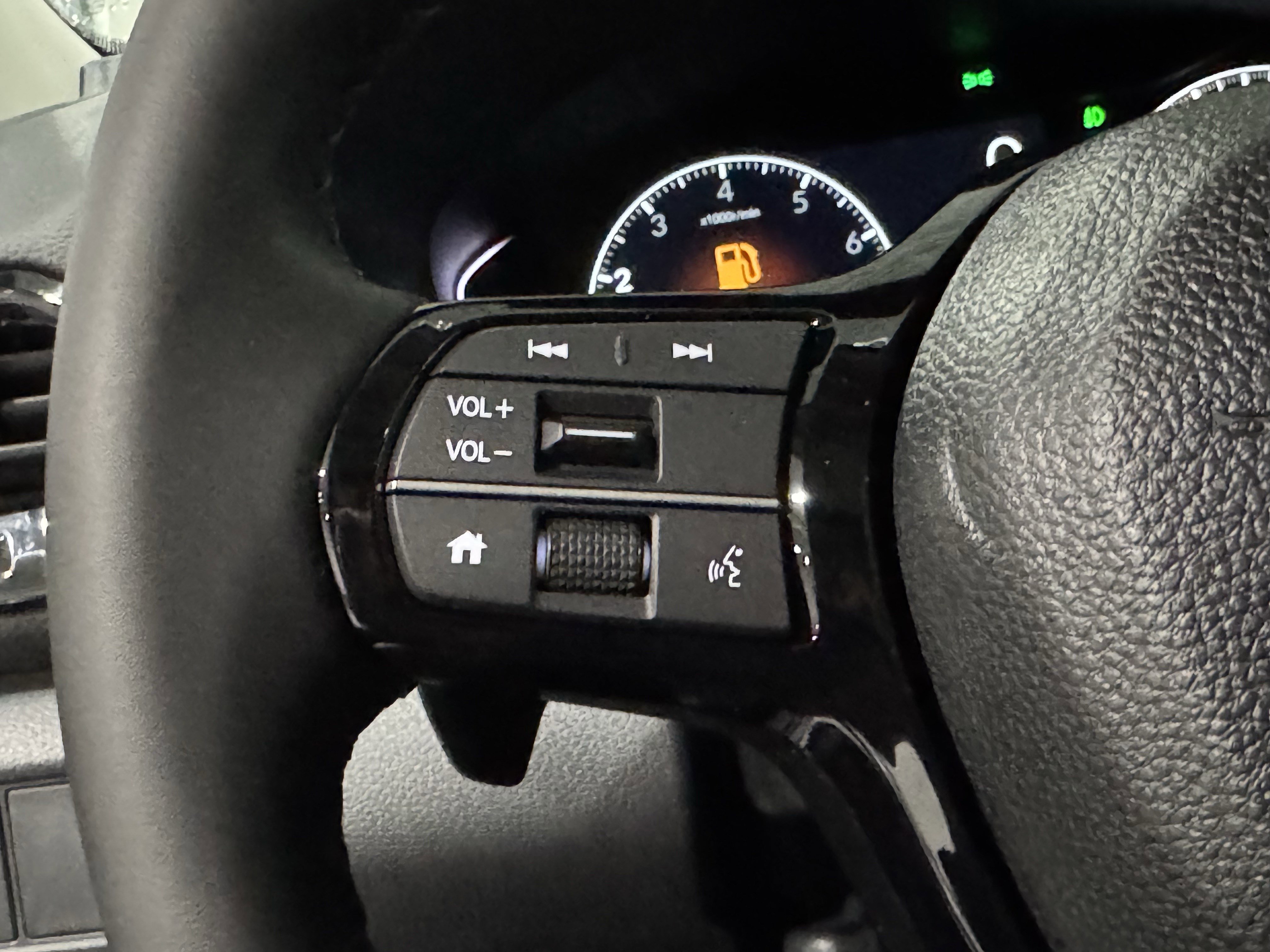 New 2025 Honda Pilot Touring image 30
