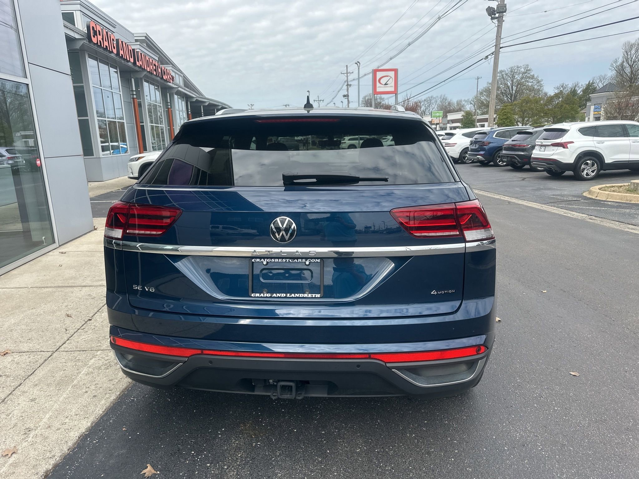 Used 2023 Volkswagen Atlas Cross Sport SE w/ Black Wheel Package AWD/4WD image 4