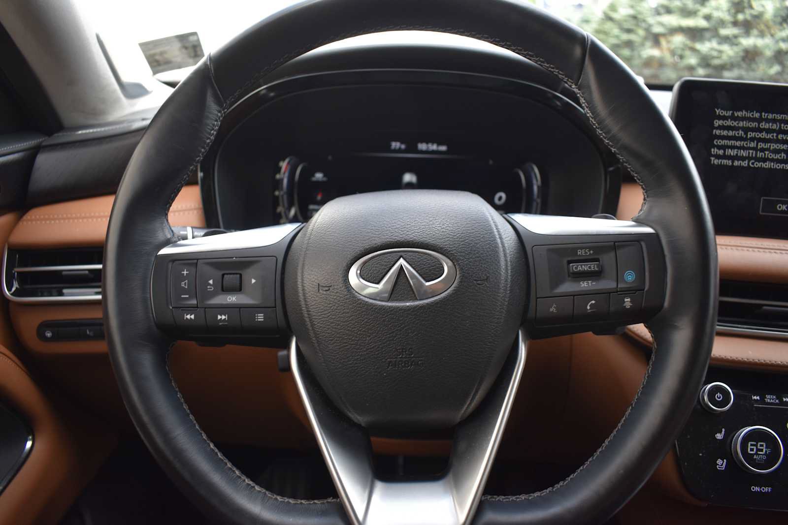 Used 2023 INFINITI QX60 Sensory w/ Vision Package AWD/4WD image 17