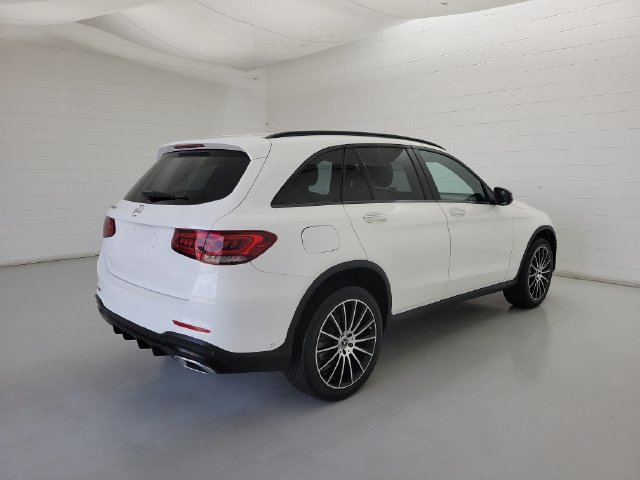 Used 2022 Mercedes-Benz GLC 300 w/ AMG Line image 4