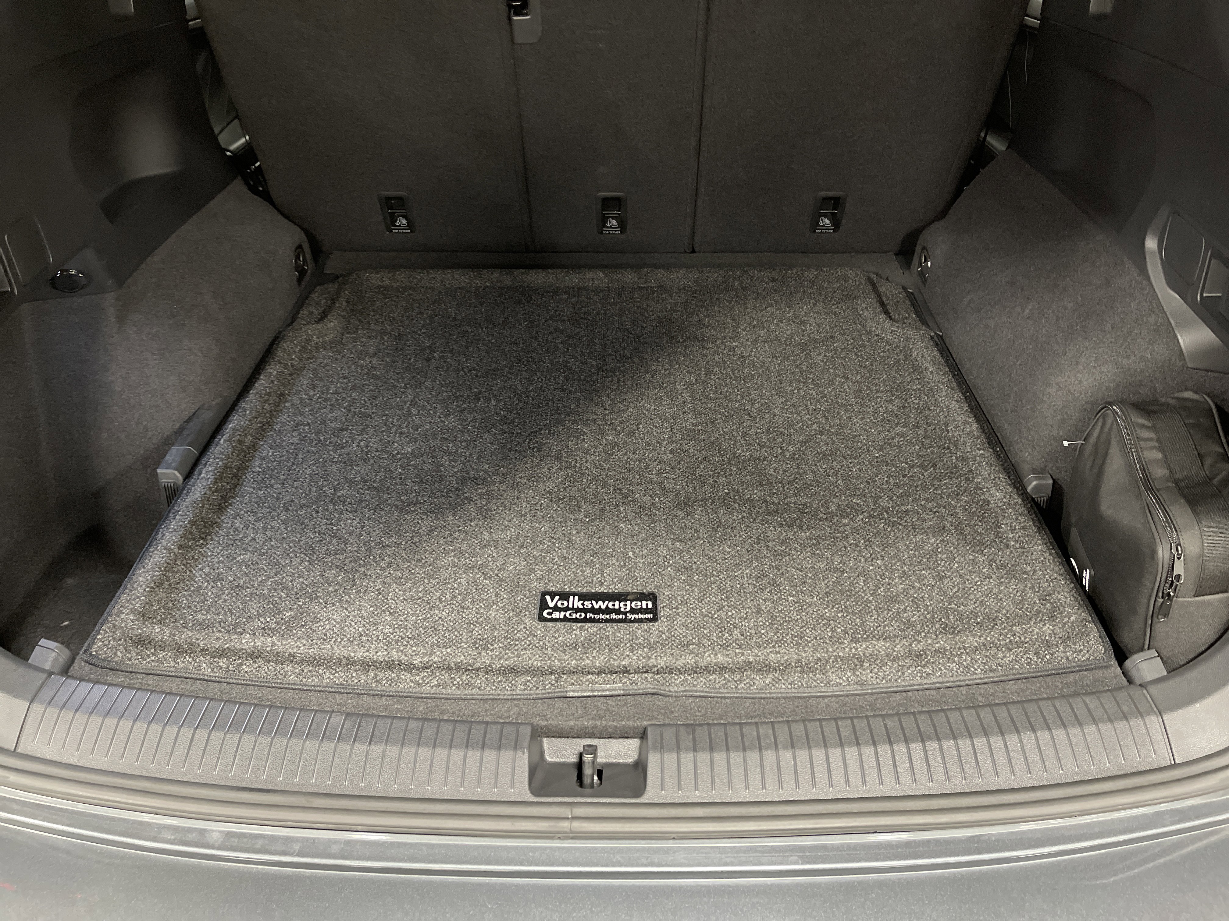 Used 2022 Volkswagen Tiguan SE R-Line image 13