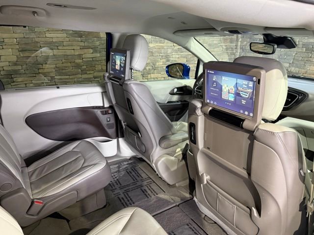 Used 2019 Chrysler Pacifica Touring-L Plus w/ Advanced Safetytec Group FWD image 31