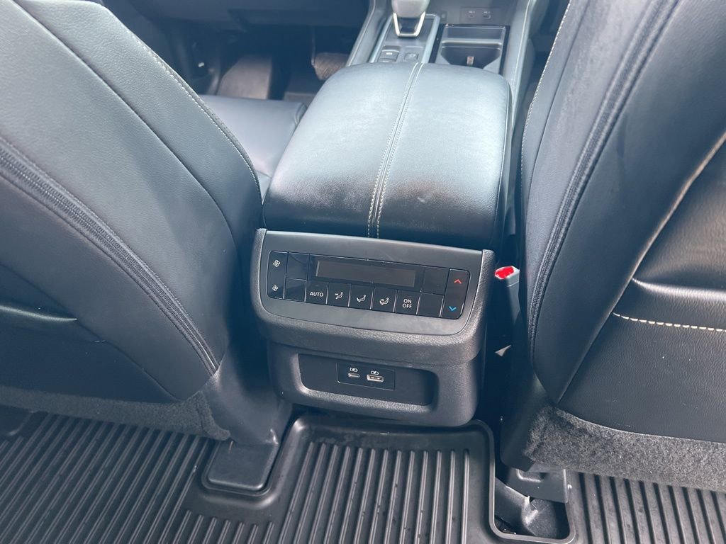 Certified 2024 Nissan Pathfinder SL image 19