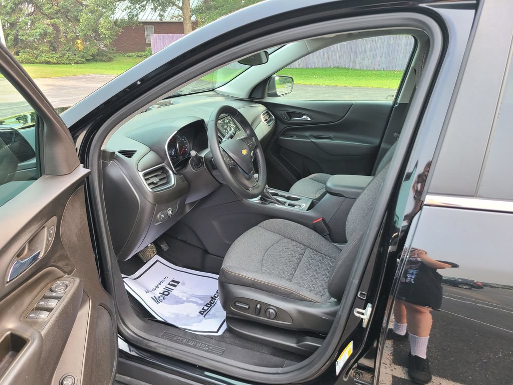 Used 2023 Chevrolet Equinox LT AWD/4WD image 22