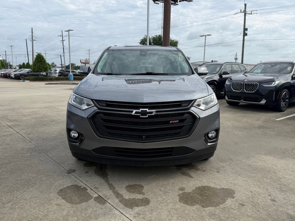Used 2021 Chevrolet Traverse RS FWD image 2