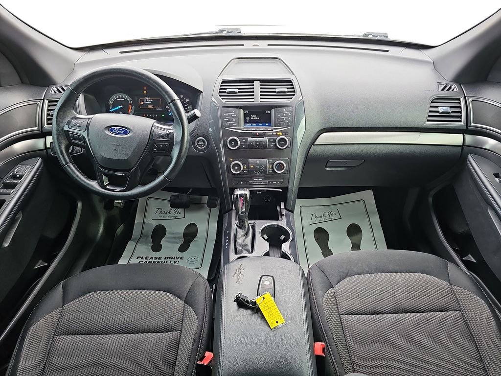 Used 2018 Ford Explorer XLT image 12
