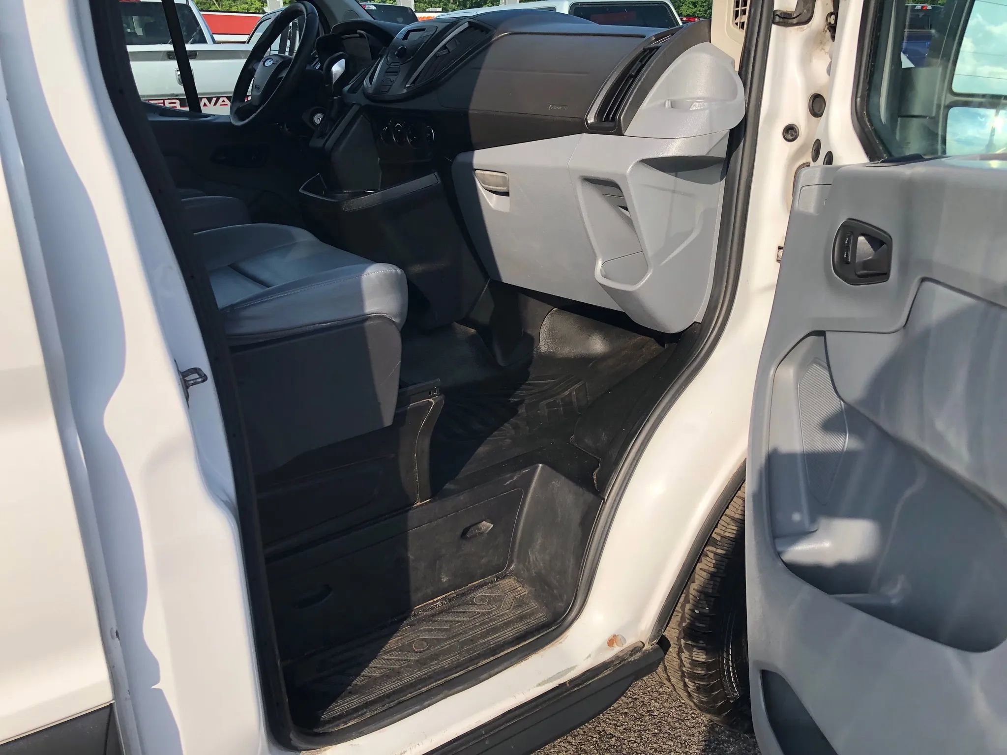 Used 2016 Ford Transit 150 XL image 15