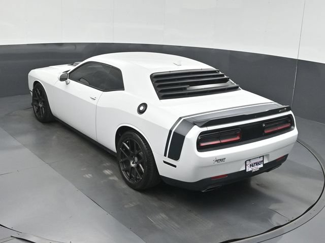 Used 2016 Dodge Challenger R/T Scat Pack RWD image 40