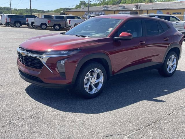 Used 2024 Chevrolet Trax LS w/ LS Convenience Package FWD image 9