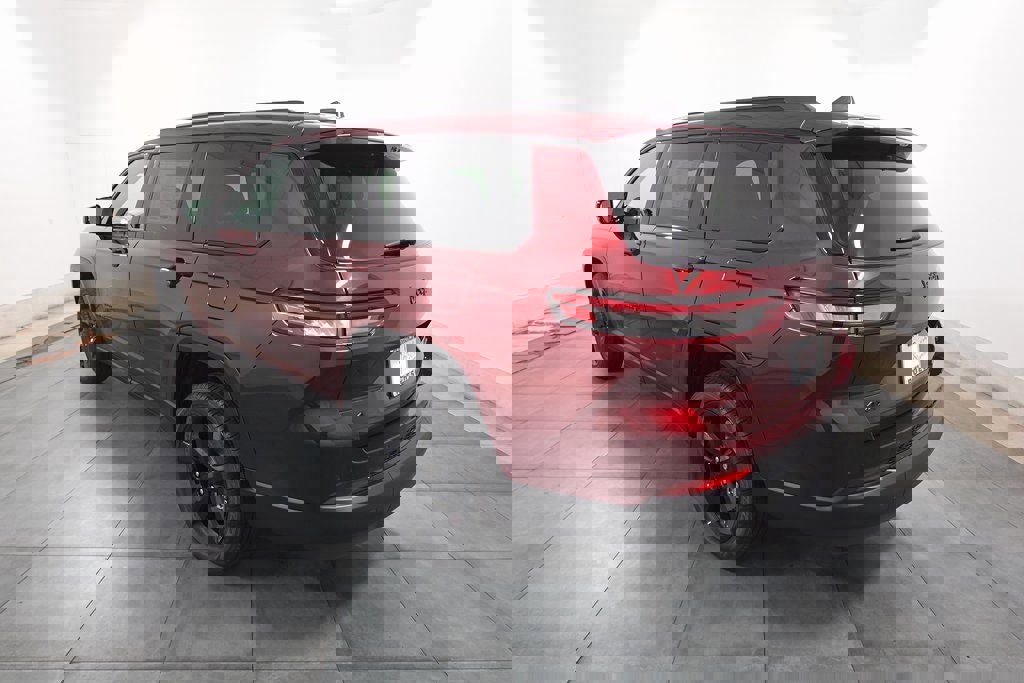 New 2025 Jeep Grand Cherokee L Limited w/ Luxury Tech Group II image 3