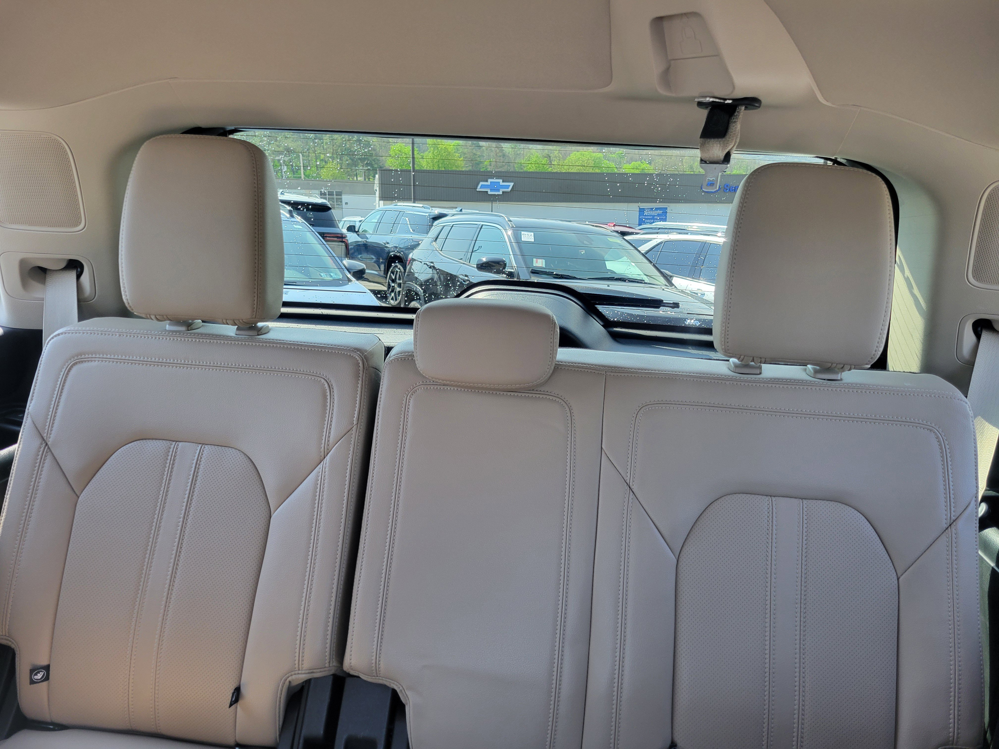 Used 2023 Ford Expedition Limited AWD/4WD image 9