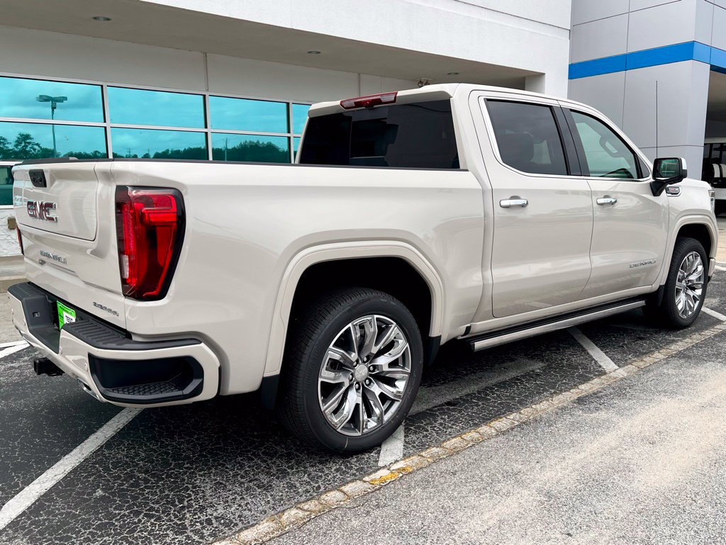 New 2026 GMC Sierra 1500 Denali w/ Denali Reserve Package AWD/4WD image 4