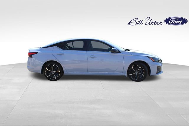 Used 2023 Nissan Altima 2.5 SR FWD image 4