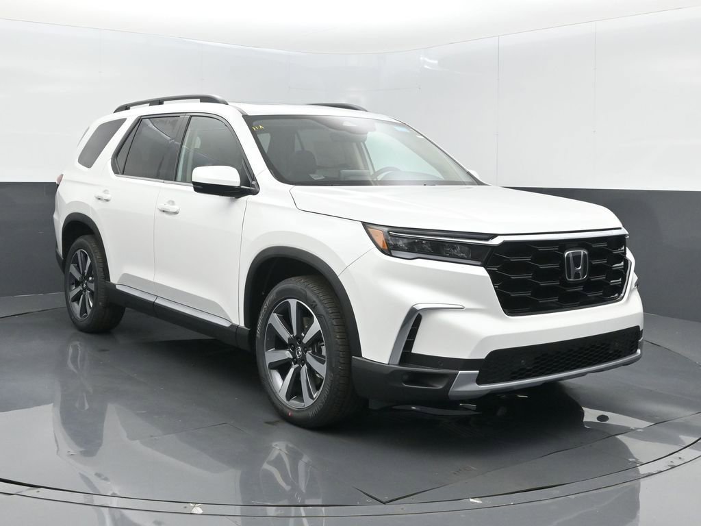 New 2025 Honda Pilot Touring image 2