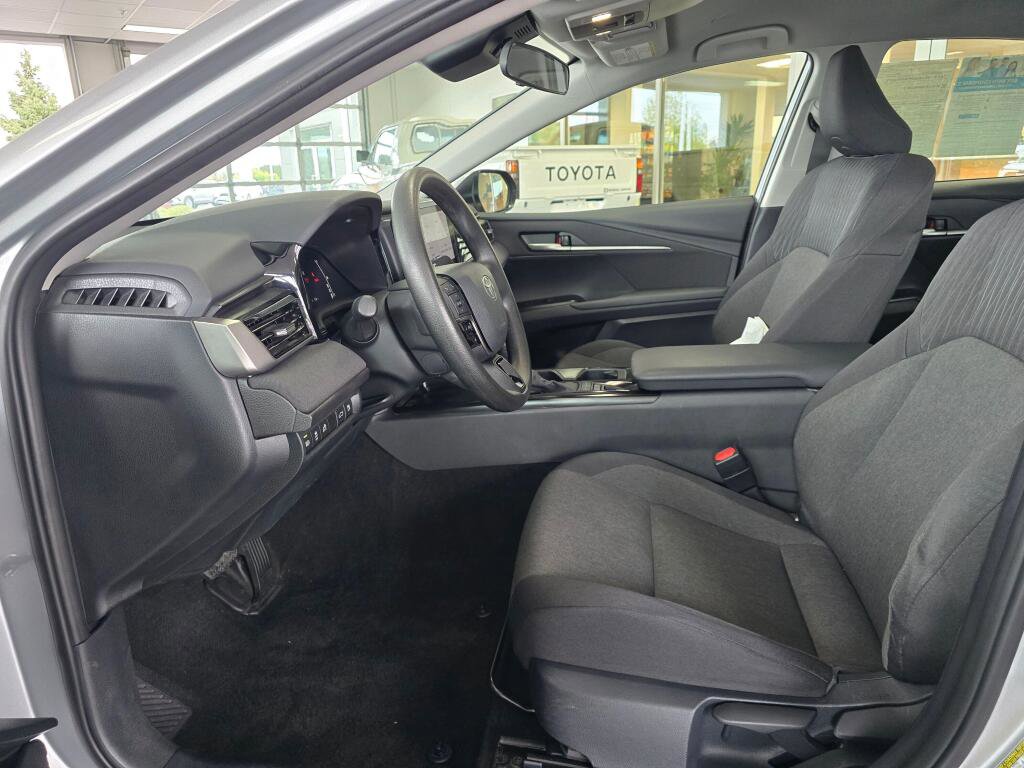 Used 2025 Toyota Camry LE FWD image 21