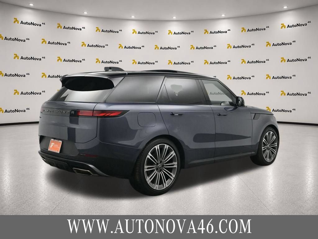 Used 2024 Land Rover Range Rover Sport SE AWD/4WD image 9