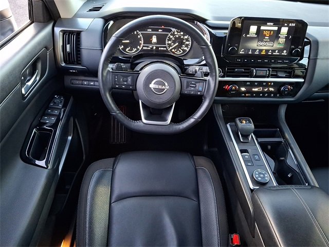 Used 2022 Nissan Pathfinder SL w/ SL Black Package image 18