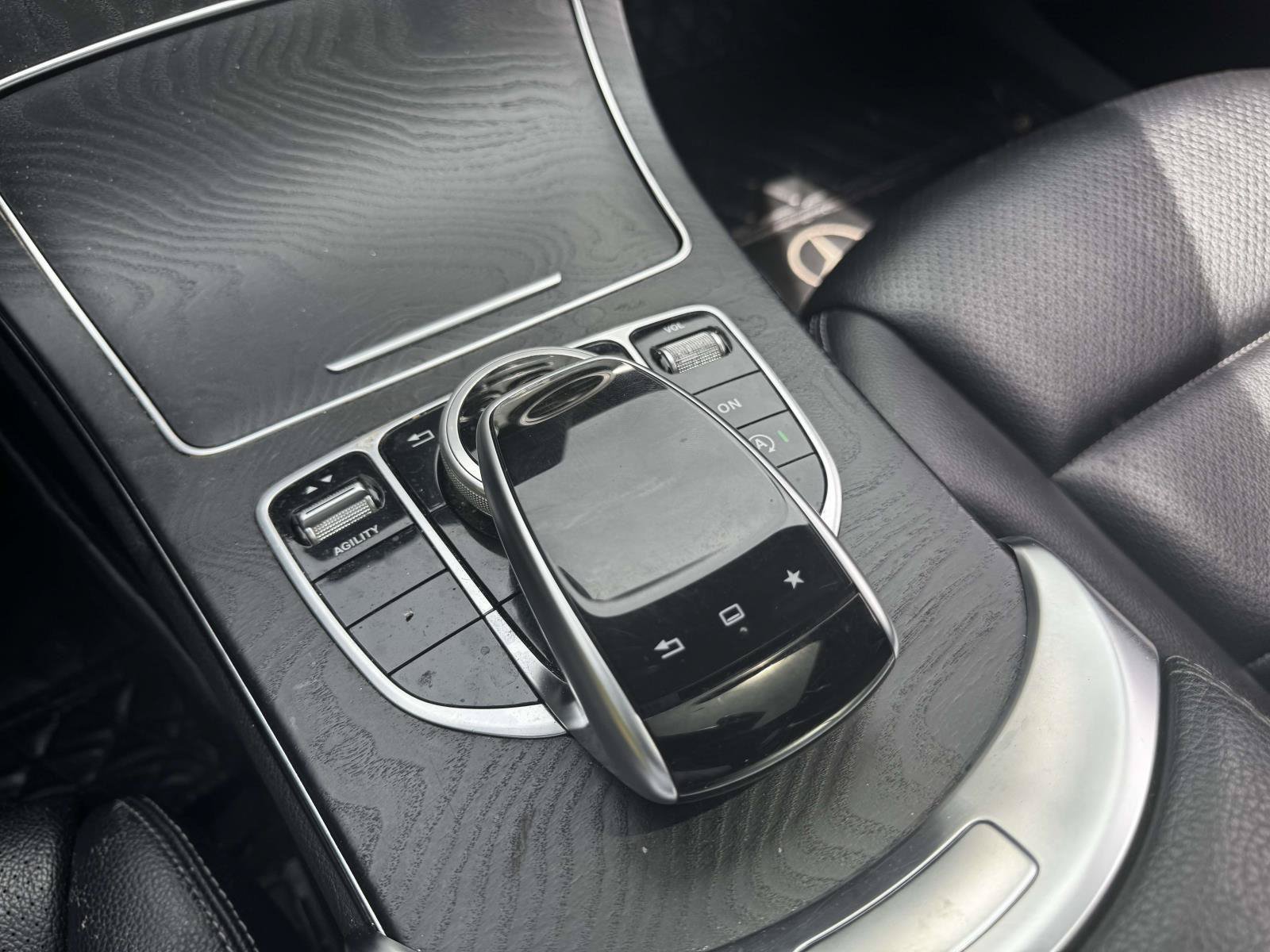 Used 2015 Mercedes-Benz C 300 4MATIC Sedan image 32