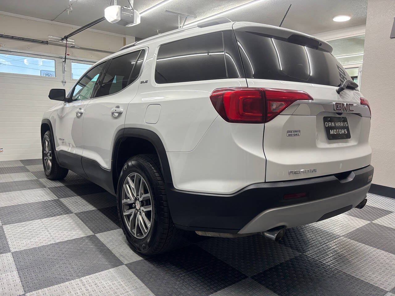 Used 2019 GMC Acadia SLE FWD image 10