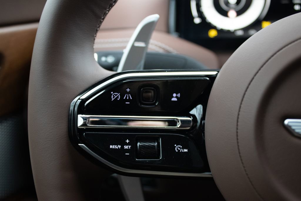 New 2025 Aston Martin DB12 Convertible image 13