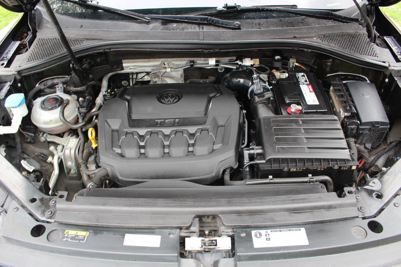 Used 2020 Volkswagen Tiguan SE w/ Panoramic Sunroof Package FWD image 48