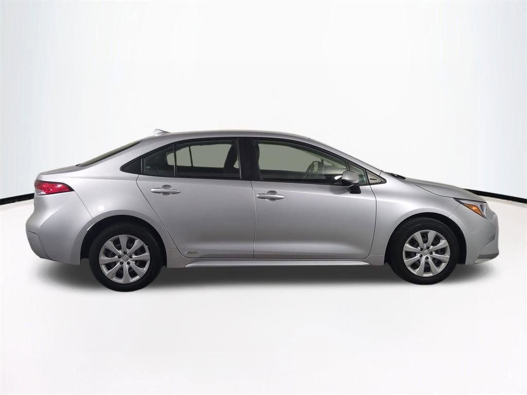 Used 2023 Toyota Corolla LE image 4