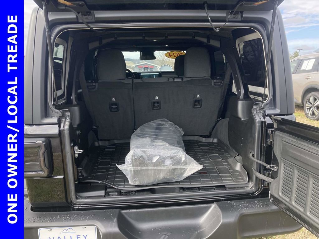 Used 2024 Jeep Wrangler Sport S image 11