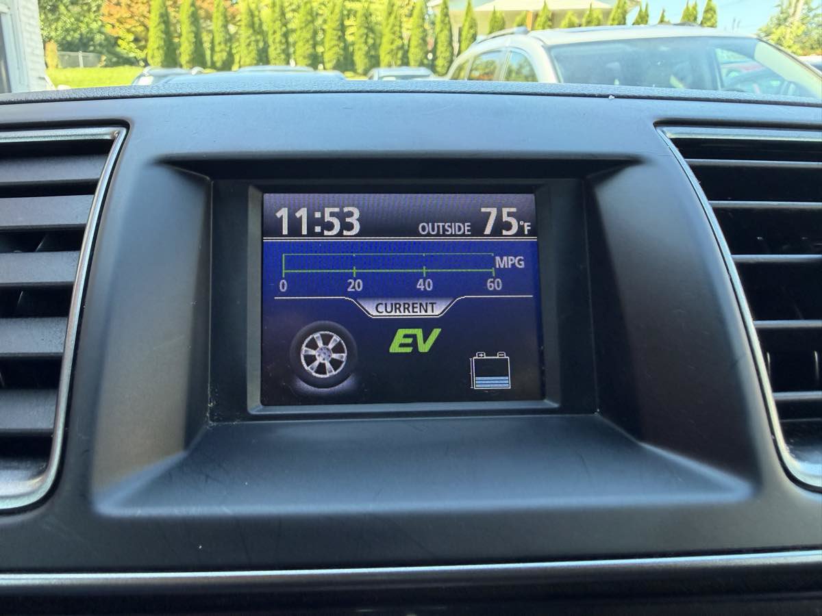 Used 2013 Toyota Highlander Limited AWD/4WD image 19
